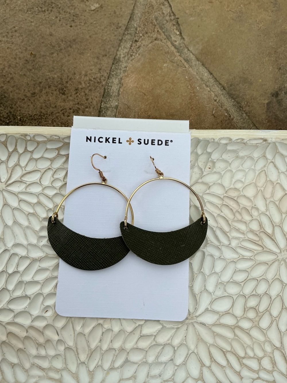 Nickel & Suede Olive Green Asters Small Earrings